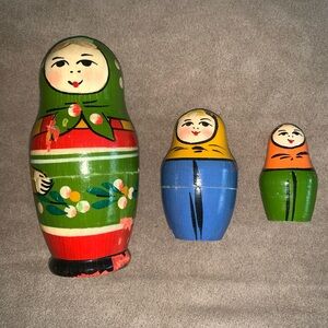 VINTAGE Russian USSR Matryoshka Traditional Babushka Stacking Set Nesting Dolls